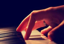 开云APP-当红蓝血脉喷张，中超赛场迎来世纪之战！巴萨利物浦天河对决全记录