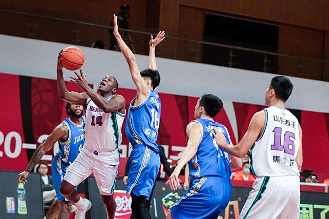 开云体育平台APP-意大利男篮险胜墨西哥男篮，哈里斯统治全场