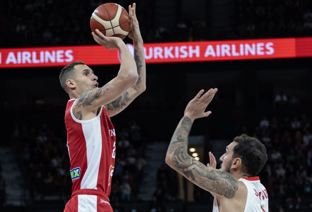 开云体育在线-勇士B队碾压土耳其男篮，瓦兰丘纳斯惊艳世界