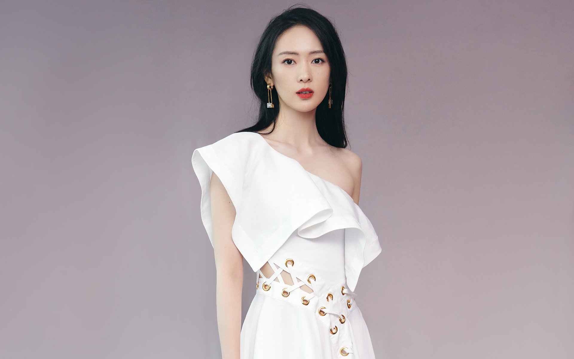 开云体育官网-佩雷兹状态火热助阿斯顿马丁碾压哈斯车队，赛场再现王者风范