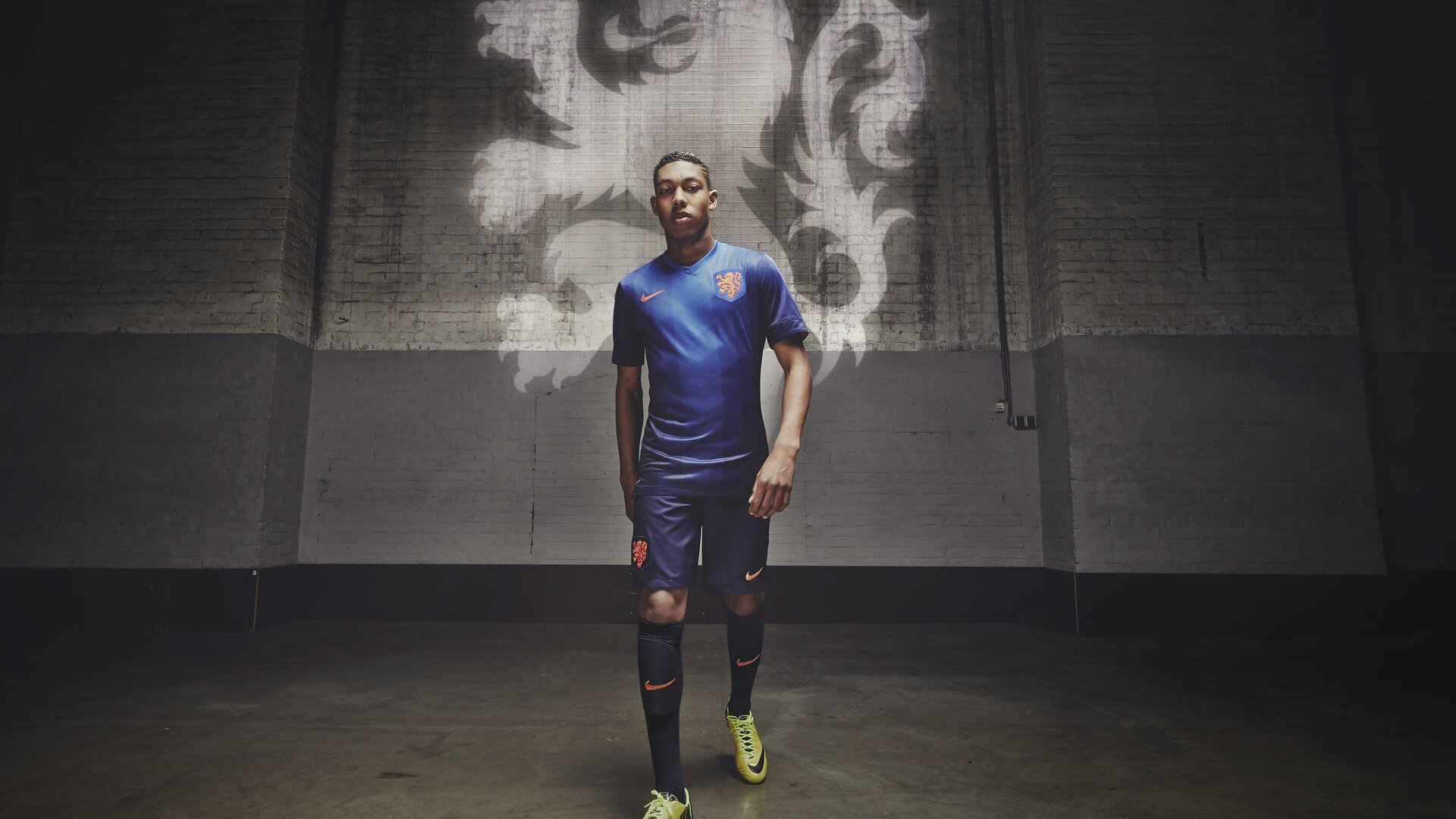 托尼三声哨响,AC米兰用一节闪电战击溃几内亚