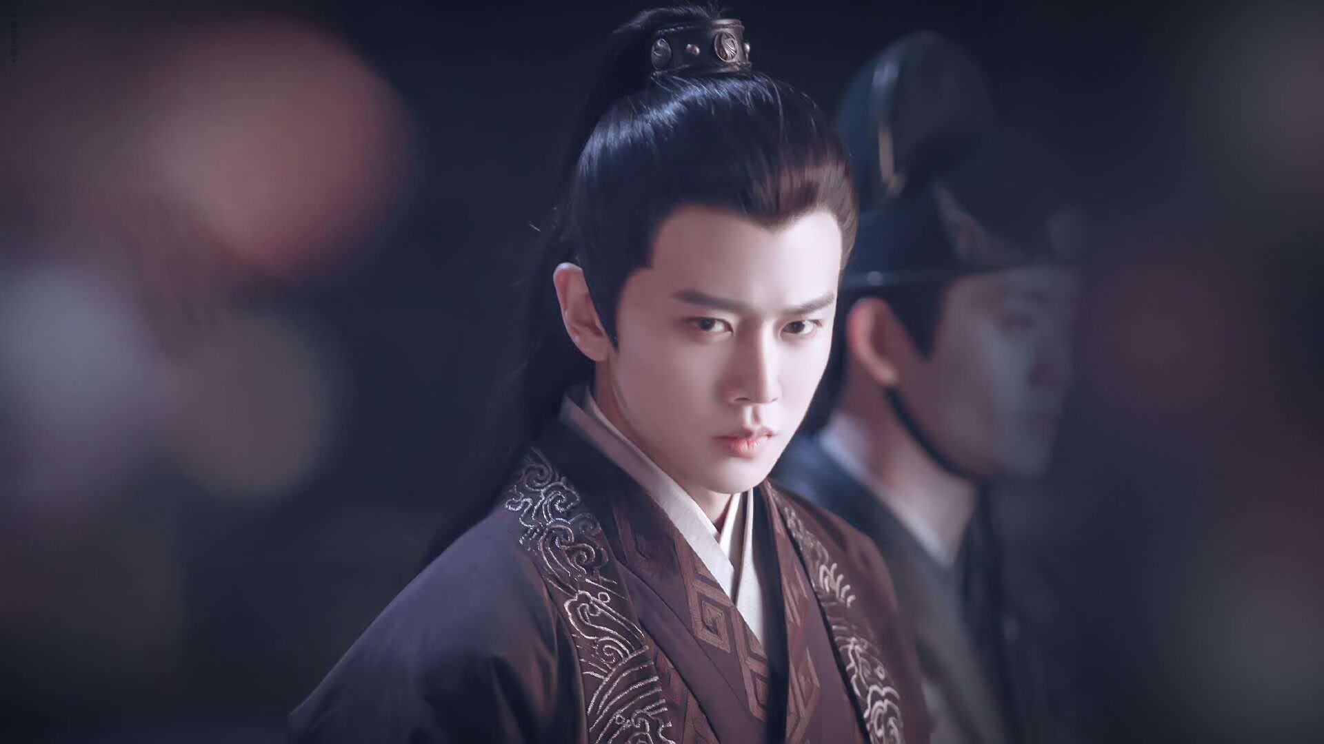 开云体育官网-东方对决与西方突围，当命运转角在同一夜晚降临